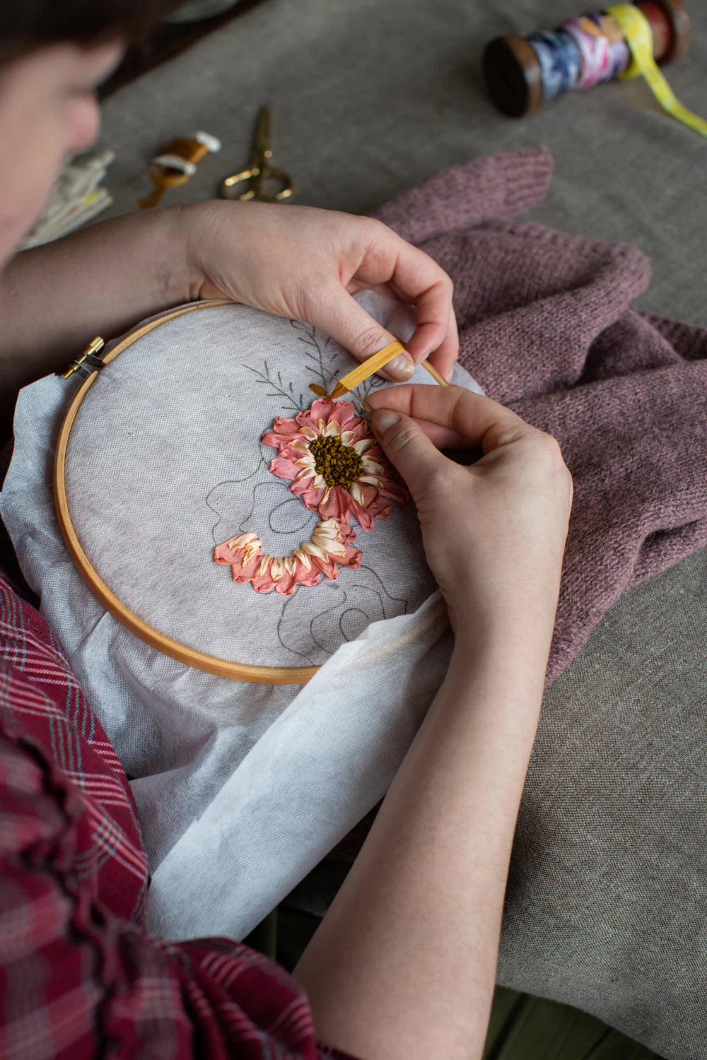 Embroidery on knits - Judit Gummlich