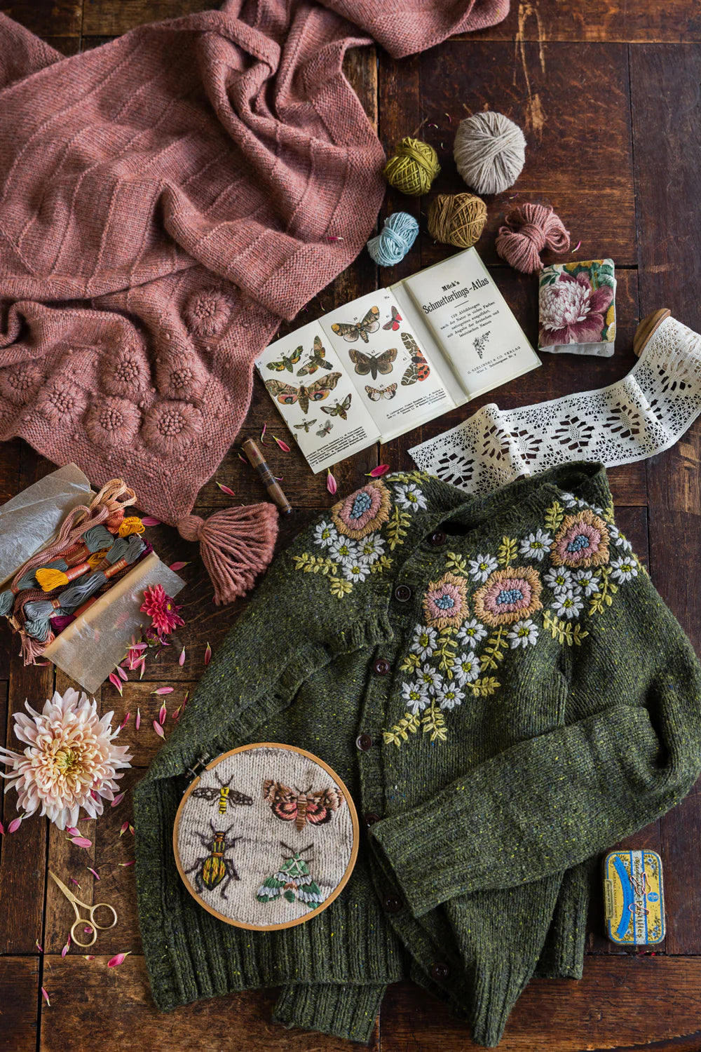 Embroidery on knits - Judit Gummlich