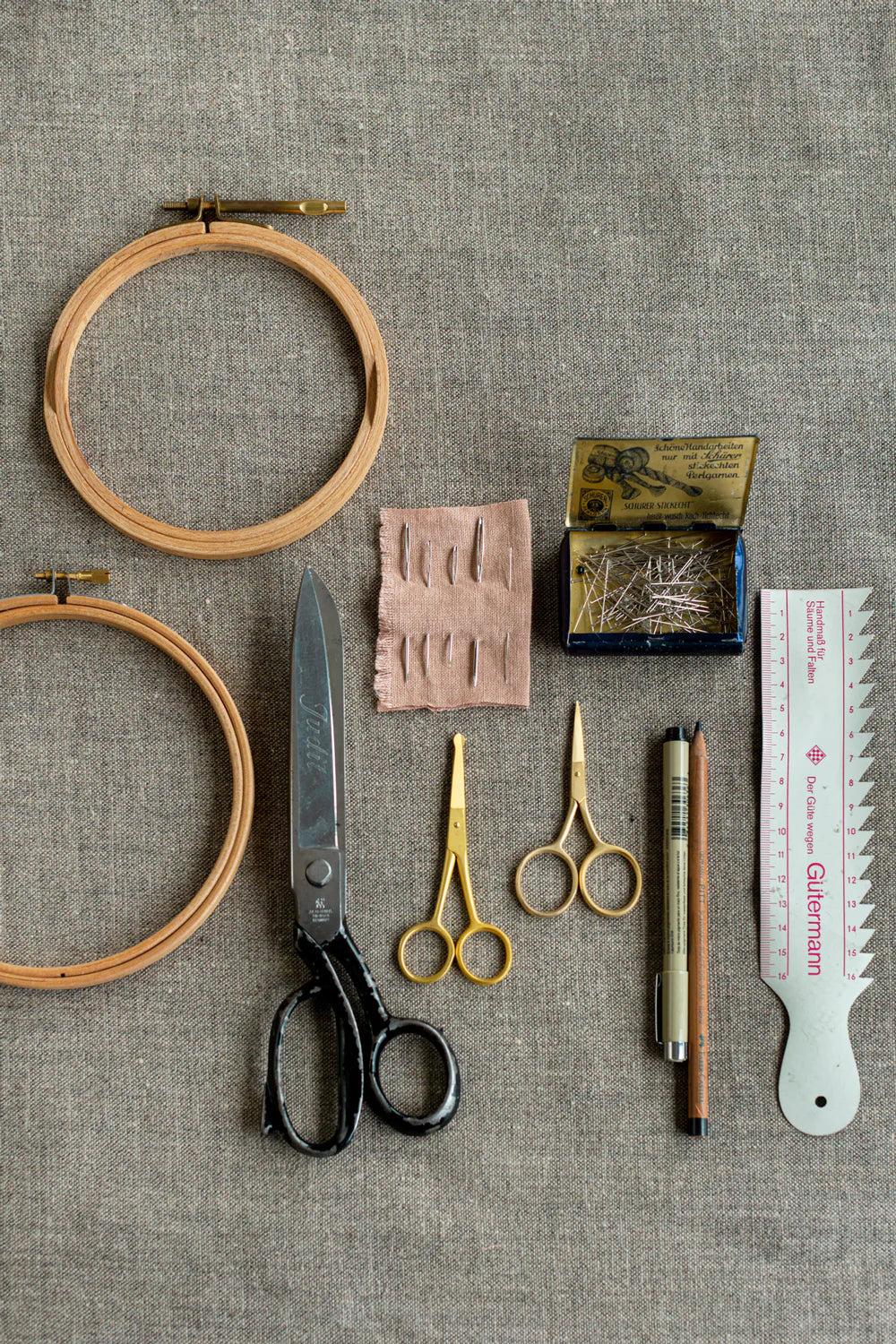 Embroidery on knits - Judit Gummlich