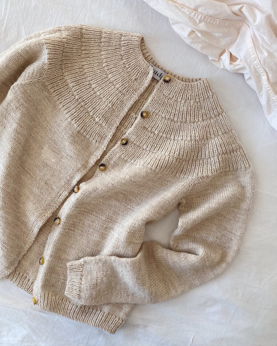 PetiteKnit opskrift - Ankers Cardigan My size, papirudgave