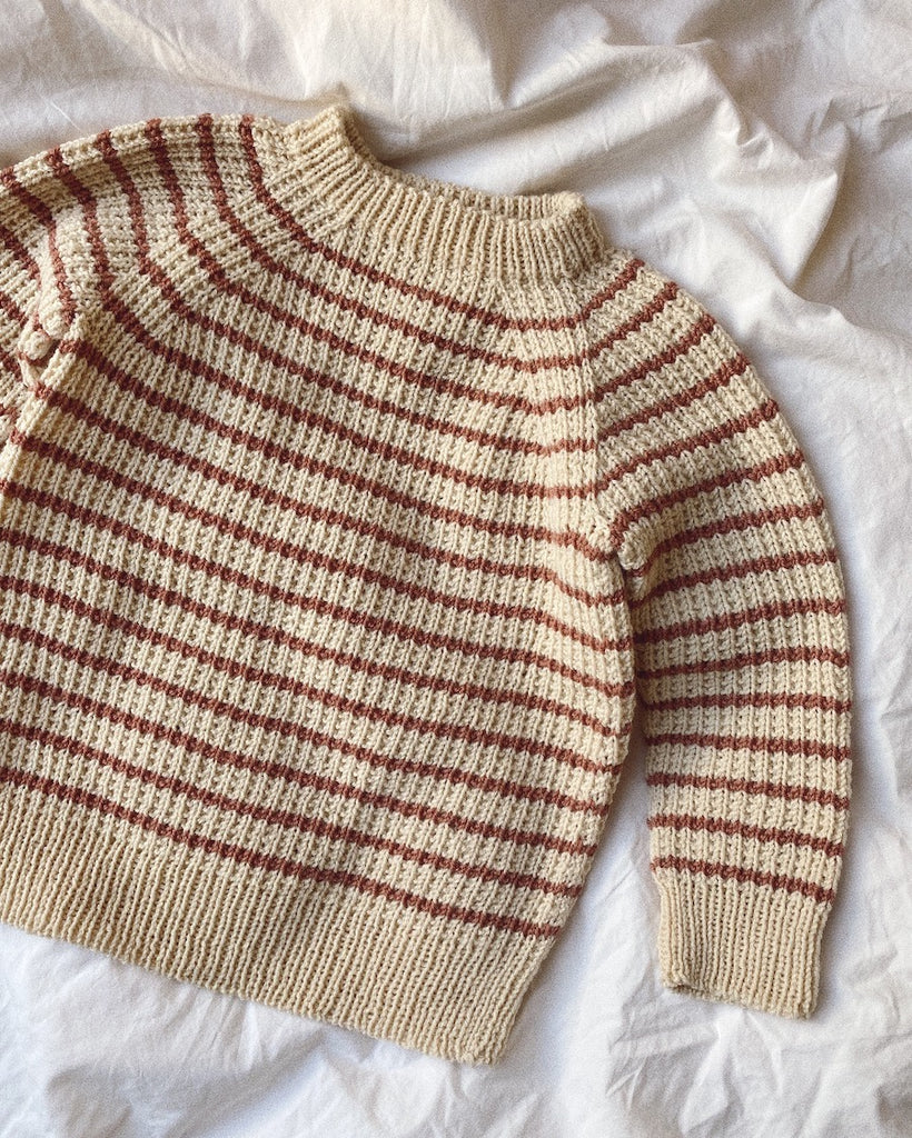 PetiteKnit opskrift - Friday Sweater Mini, papirudgave