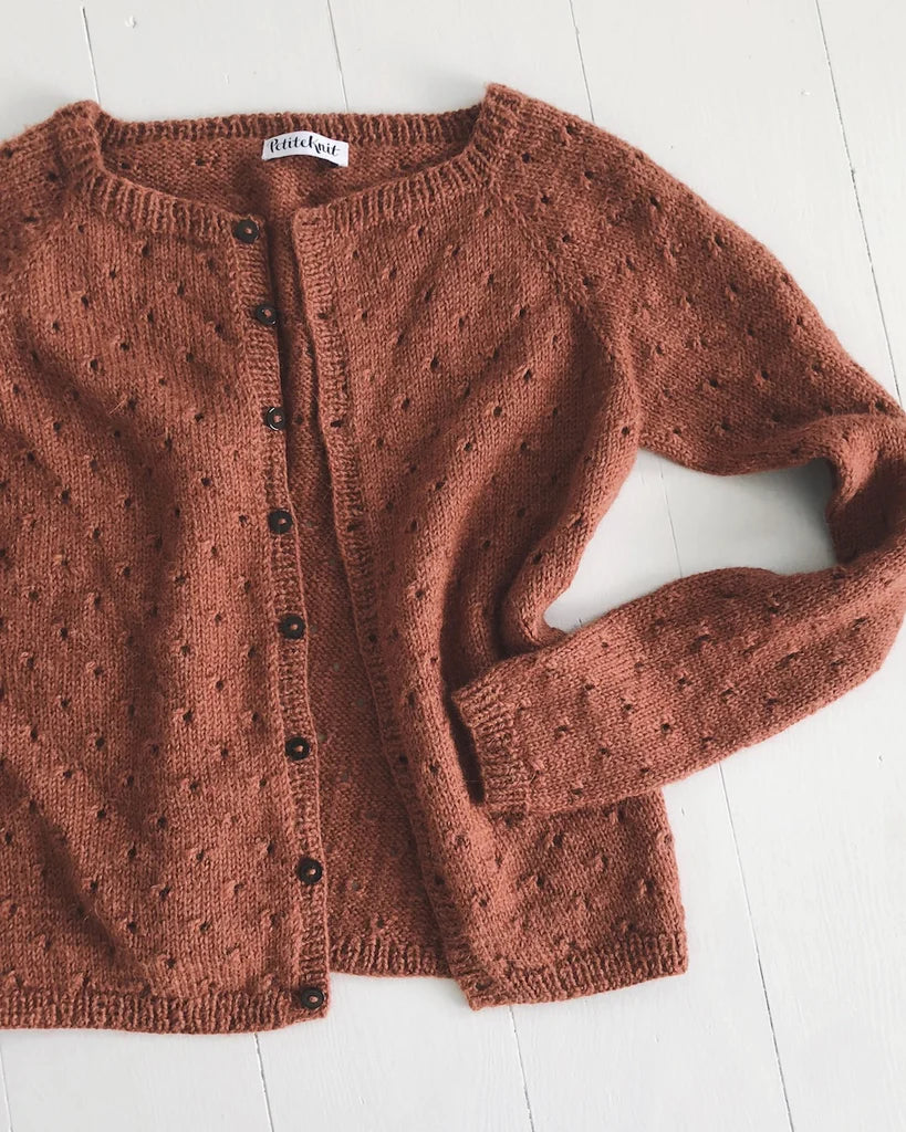 PetiteKnit opskrift - Annas Cardigan My size, papirudgave