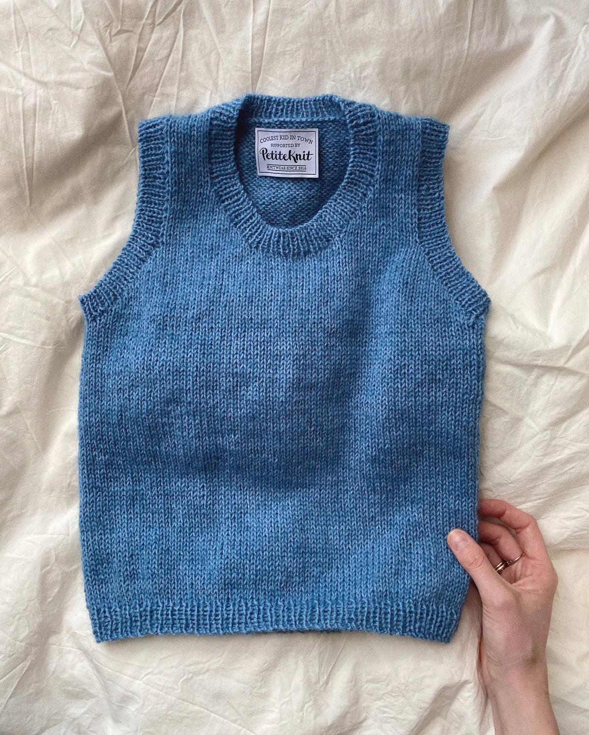 PetiteKnit opskrift - Stockholm Slipover Mini, papirudgave