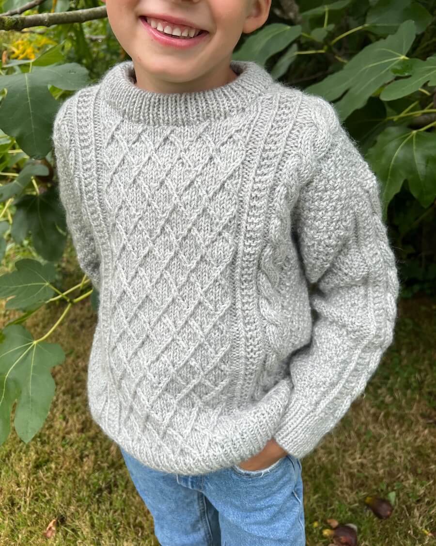 PetiteKnit opskrift - Moby Sweater Mini, papirudgave