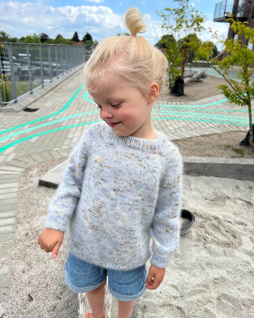 Petiteknit opskrift - Monday Sweater Junior, papirudgave