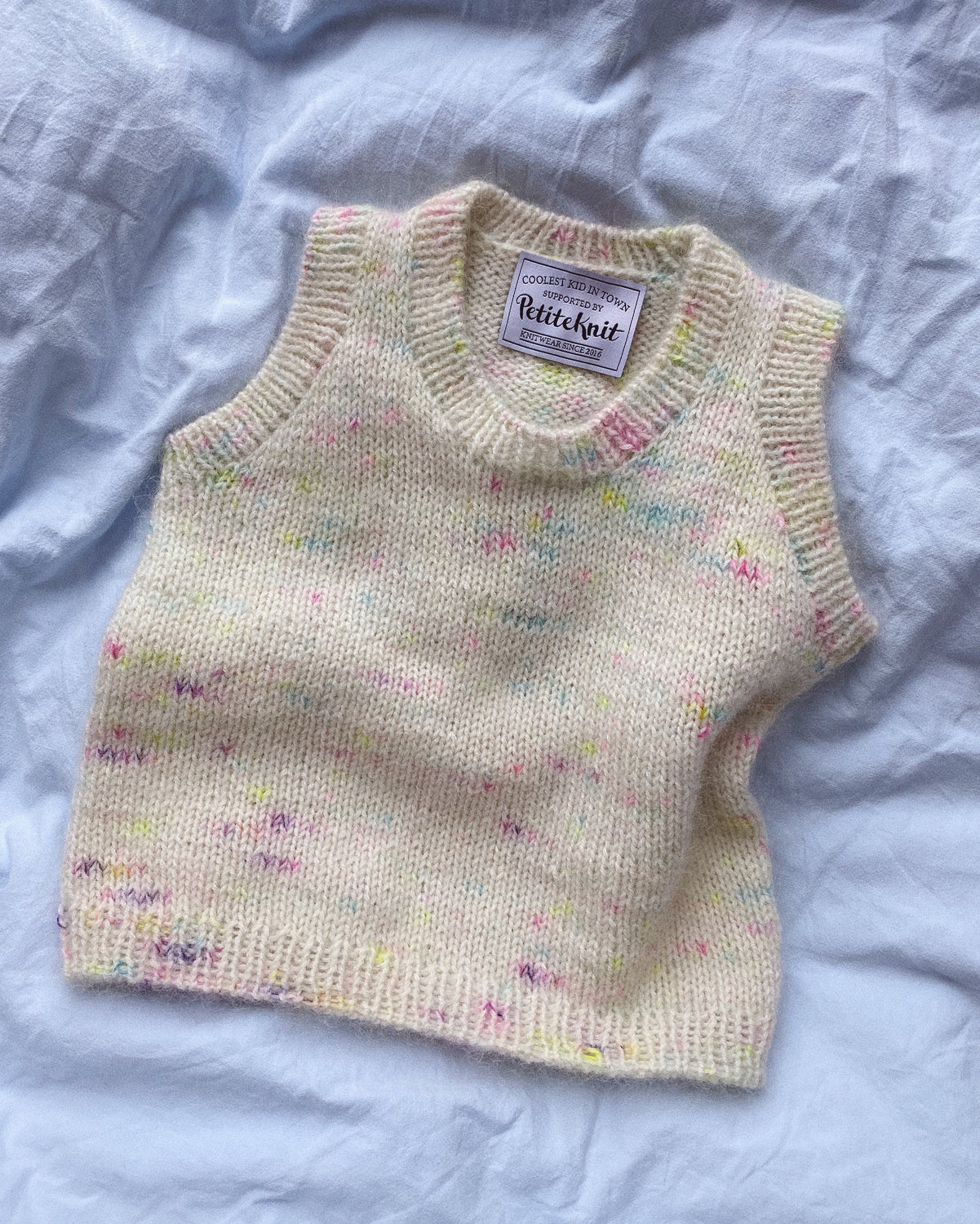 PetiteKnit opskrift - Stockholm Slipover Mini, papirudgave