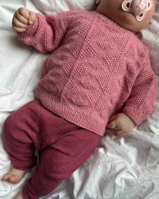 PetiteKnit opskrift - Esther Sweater baby, papirudgave