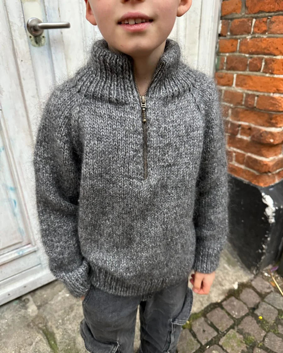 PetiteKnit opskrift - Zipper Sweater junior, papirudgave