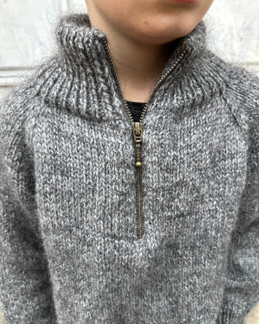 PetiteKnit opskrift - Zipper Sweater junior, papirudgave