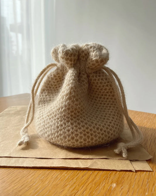 PetiteKnit opskrift - Honey Bucket Bag, papirudgave